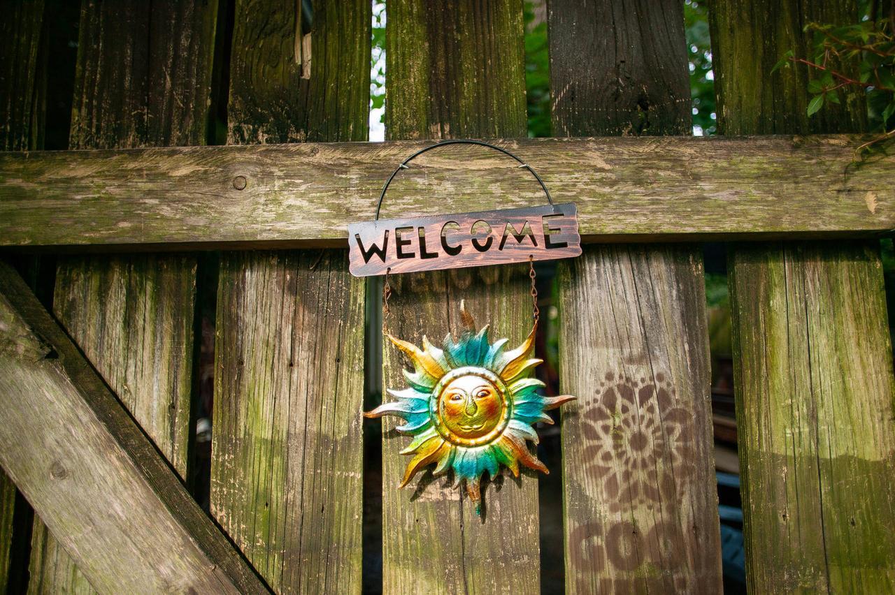 Tallahassee Sun & Moon Luaran gambar